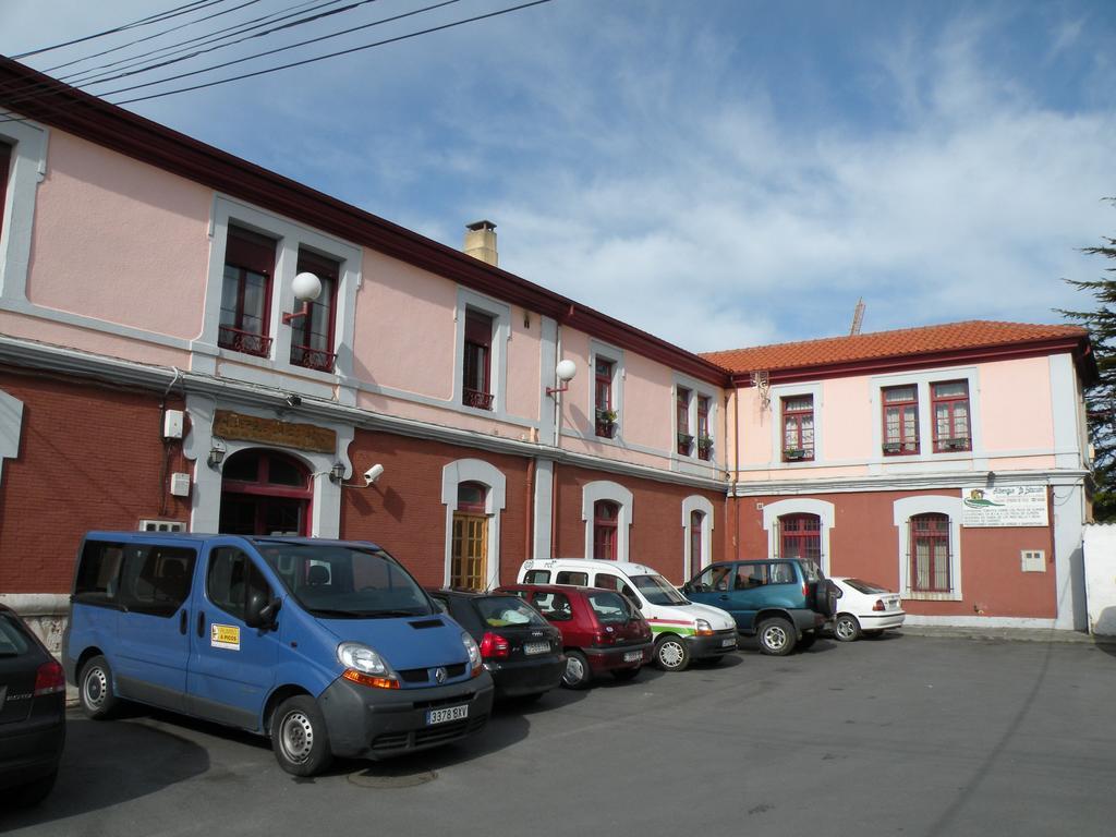 Albergue La Estacion Llanes Exterior photo